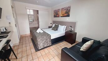 Golden Palms Motor Inn