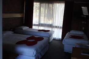 Kardinia Park Motel
