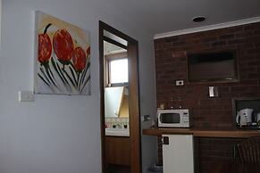 Kardinia Park Motel