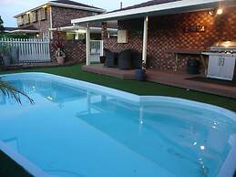 Rosebourne Gardens Motel