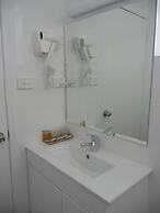 Rosebourne Gardens Motel