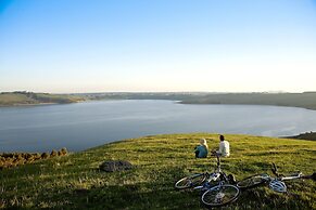 Lakes And Craters Holiday Park