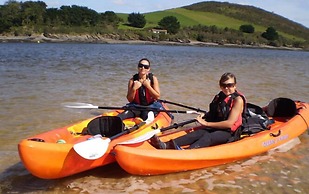 Lakes And Craters Holiday Park