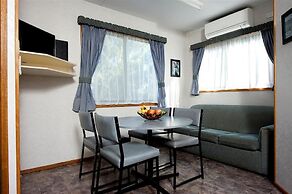 Lakes And Craters Holiday Park