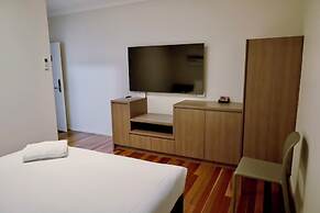 The Australian Hotel Motel Dalby