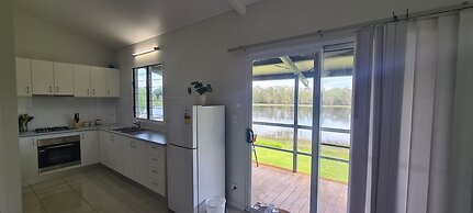 AAOK Lakes Resort & Caravan Park