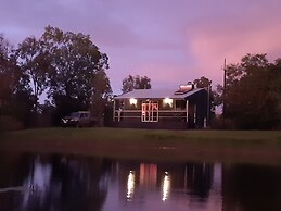 AAOK Lakes Resort & Caravan Park