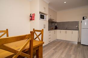 Manera Heights Apartment Motel