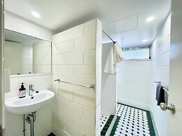 Yongala Lodge by The Strand