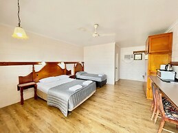 Yongala Lodge by The Strand