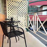 Yongala Lodge by The Strand