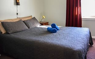 Bluemoon Lodge - Hostel