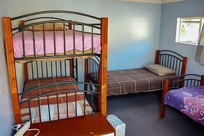 Bluemoon Lodge - Hostel