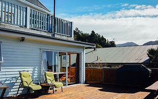 Bluemoon Lodge - Hostel