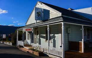 Bluemoon Lodge - Hostel