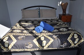 Bluemoon Lodge - Hostel