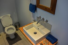 Bluemoon Lodge - Hostel