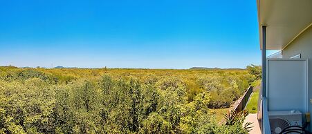 Mackay Oceanside Central Hotel