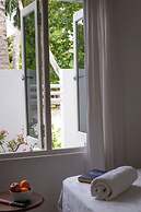 Vaali Maldives Island Escapes & Dive