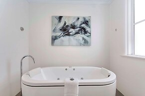 CH Boutique Hotel & Apartments, Ascend Hotel Collection