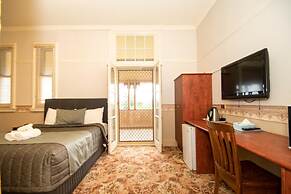 Historic Hydro Motor Inn