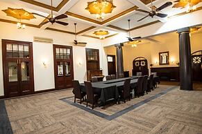 Historic Hydro Motor Inn