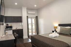 Historic Hydro Motor Inn