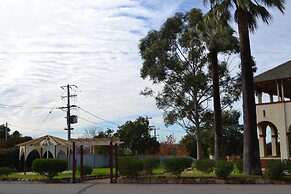 Historic Hydro Motor Inn