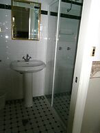 Historic Hydro Motor Inn