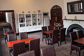 Historic Hydro Motor Inn