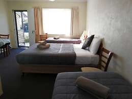 Wintersun Gardens Motel