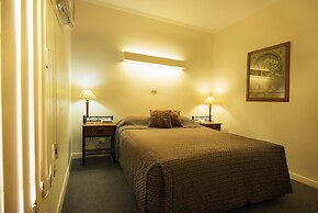 Loxton Community Hotel Motel