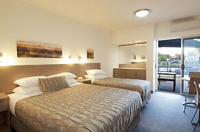 Loxton Community Hotel Motel