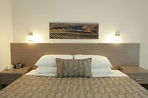 Loxton Community Hotel Motel