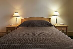 Loxton Community Hotel Motel