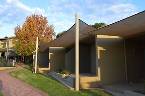 Loxton Community Hotel Motel