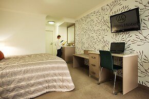 Loxton Community Hotel Motel