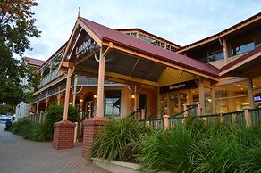 Loxton Community Hotel Motel