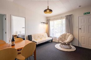 Frimley Lodge Motel