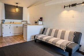 Frimley Lodge Motel