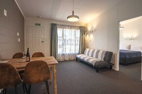 Frimley Lodge Motel
