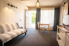 Frimley Lodge Motel
