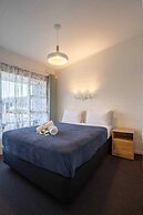 Frimley Lodge Motel