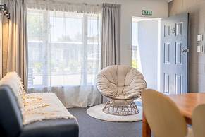 Frimley Lodge Motel