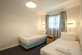 Frimley Lodge Motel