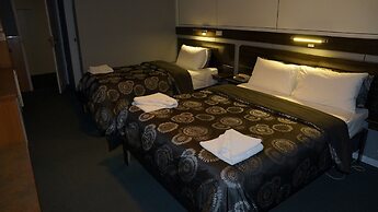 Golden Leaf Motor Inn