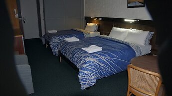 Golden Leaf Motor Inn