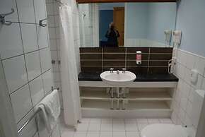 Golden Leaf Motor Inn