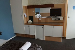 Golden Leaf Motor Inn