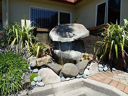 Pacific Coast Motor Lodge
